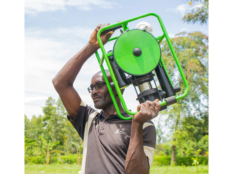 Futurepump solar water pump in Kenya-800x600